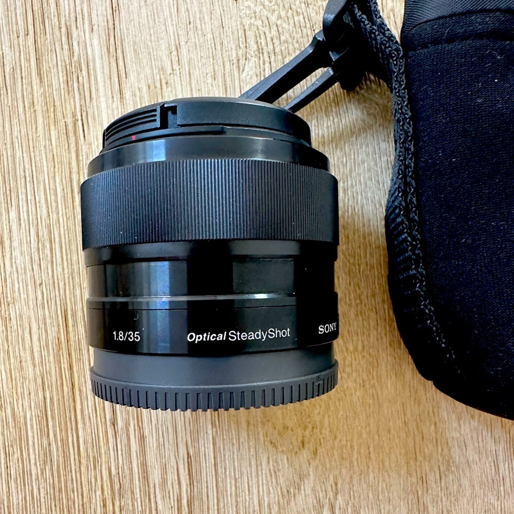 Sony 35mm prime lens f/1.8